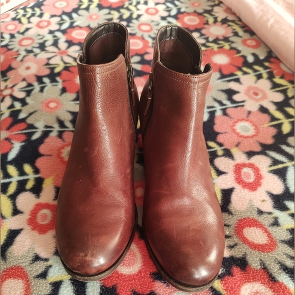 CLARKS LADIES BROWN LEATHER ANKLE BOOTS. EUC SZ 9.5 - Picture 3 of 7